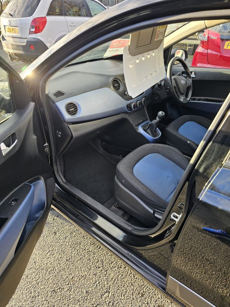 Hyundai, i10