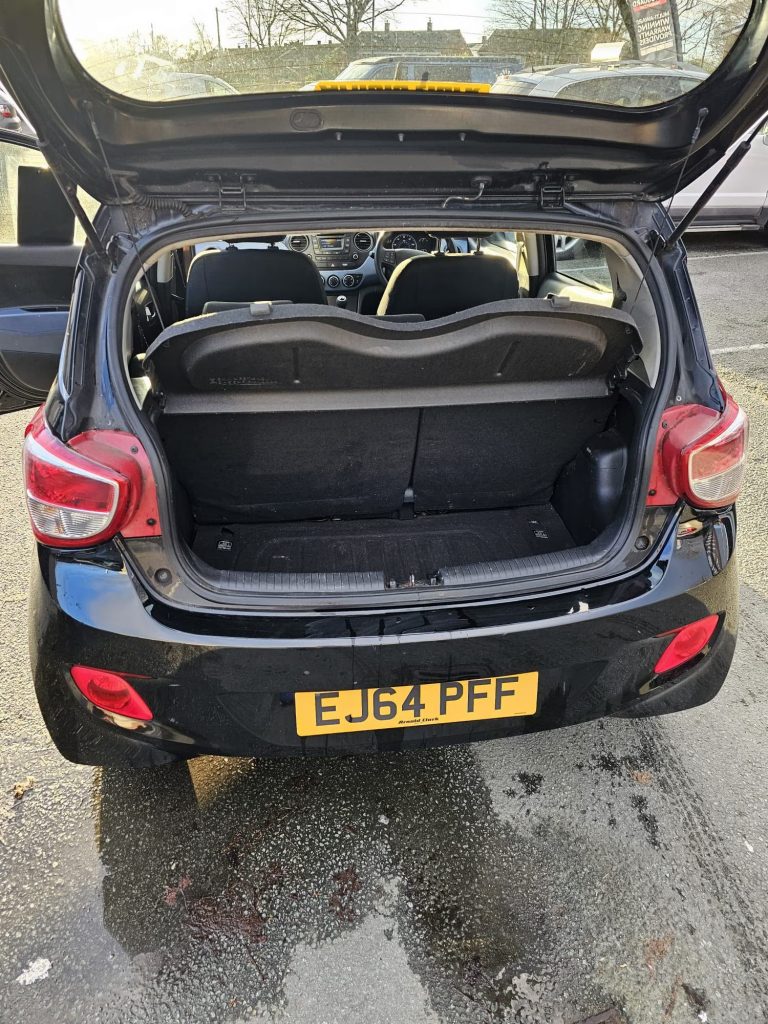 Hyundai, i10
