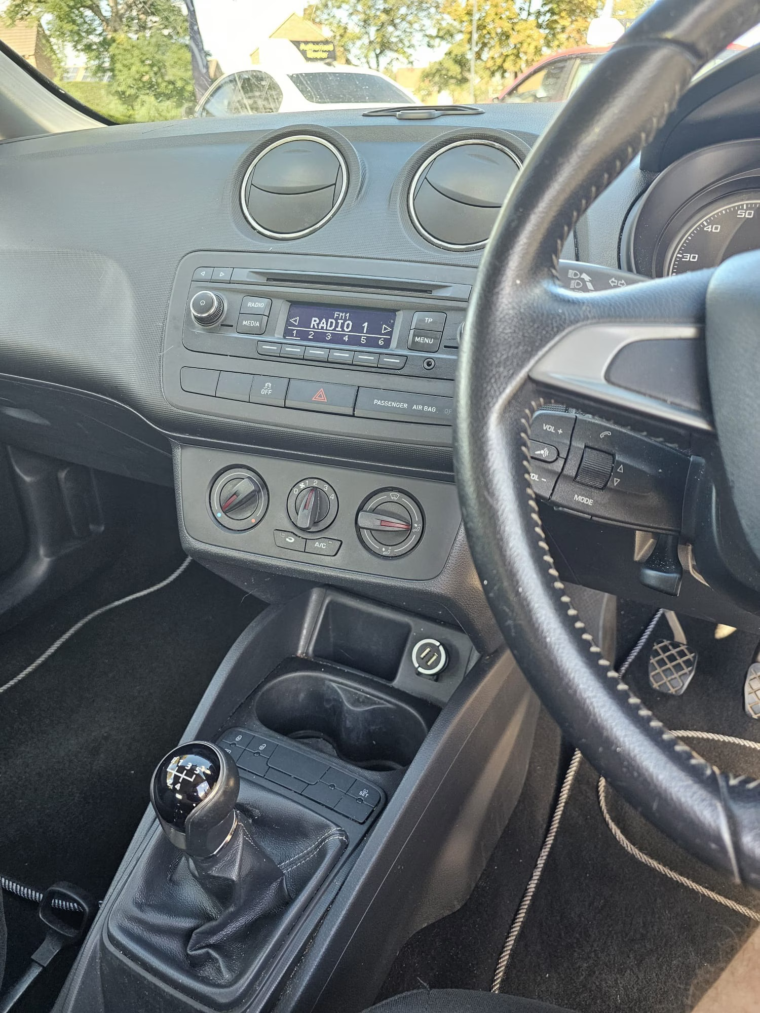 
								SEAT IBIZA 1.4 Toca 3dr full									