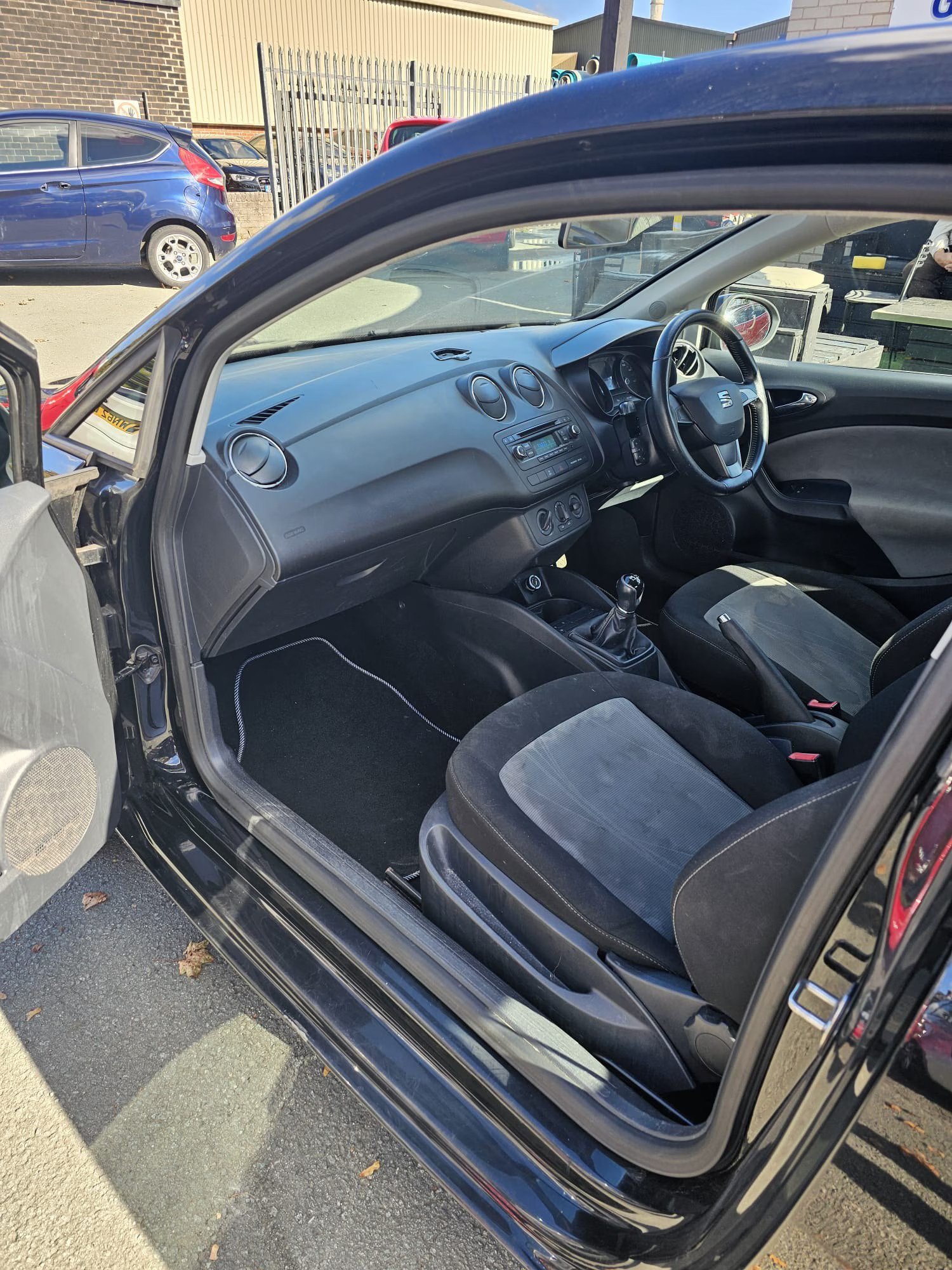 
								SEAT IBIZA 1.4 Toca 3dr full									