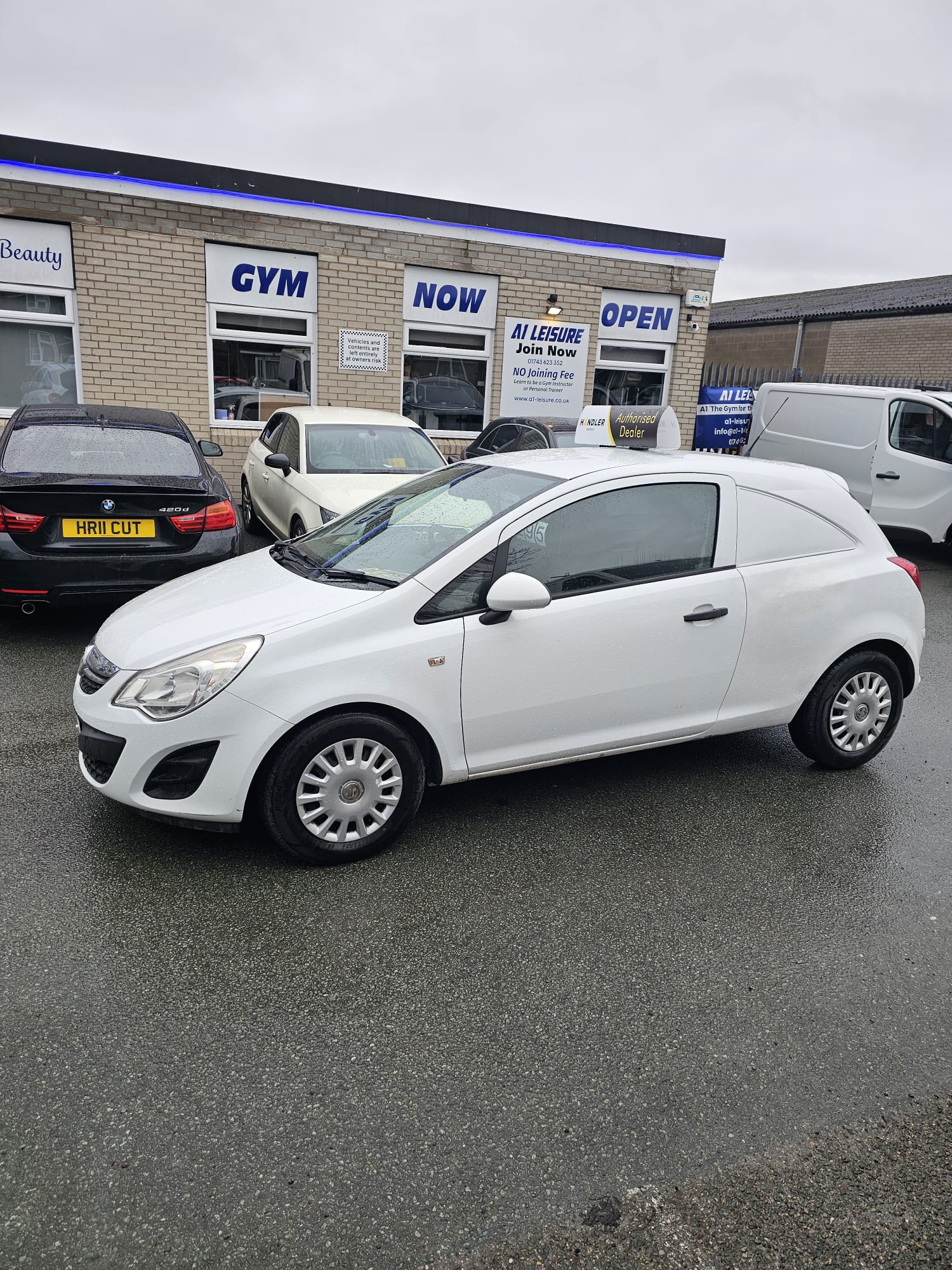 
								2013 Vauxhall Corsa Van full									