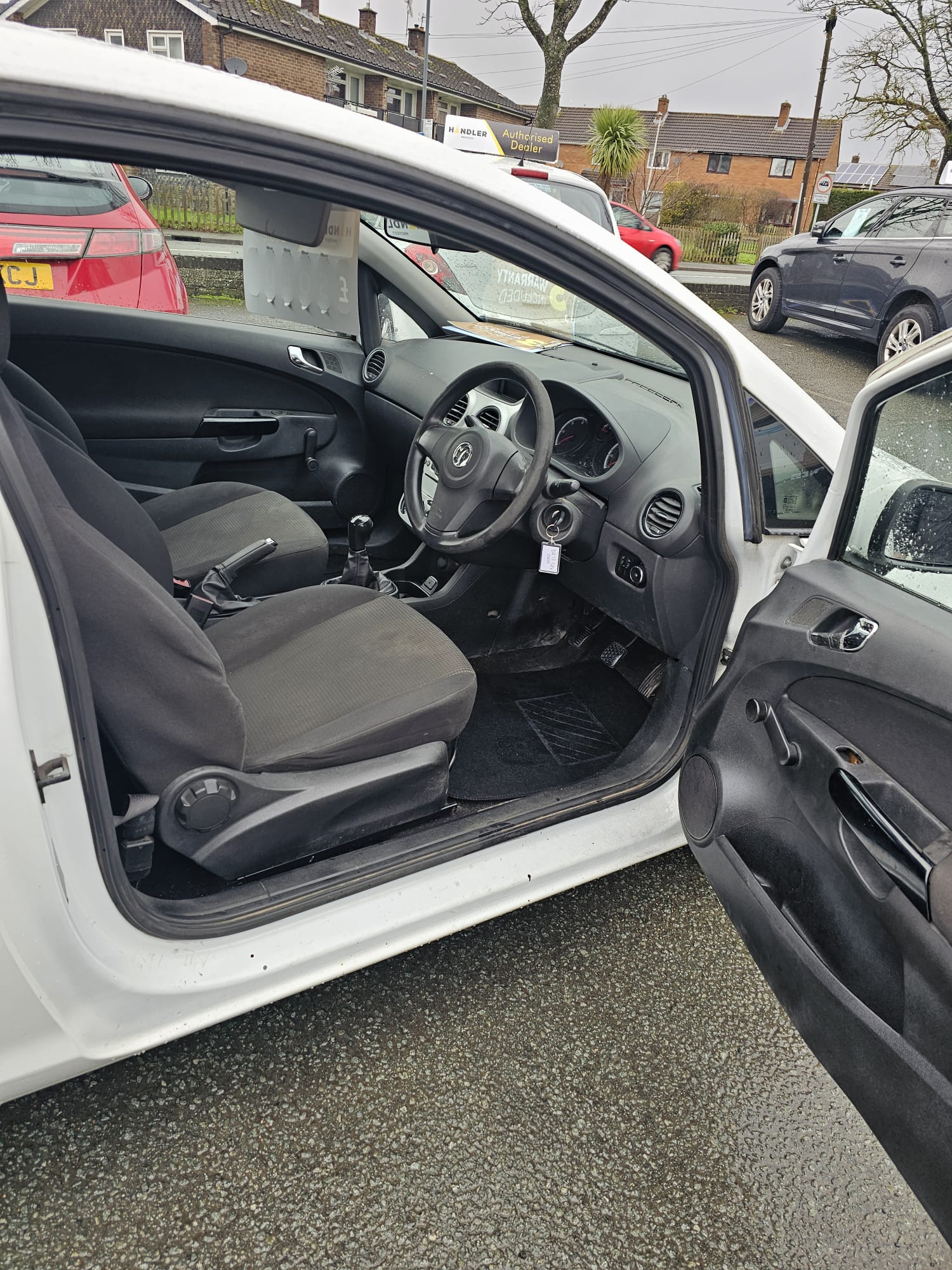 
								2013 Vauxhall Corsa Van full									