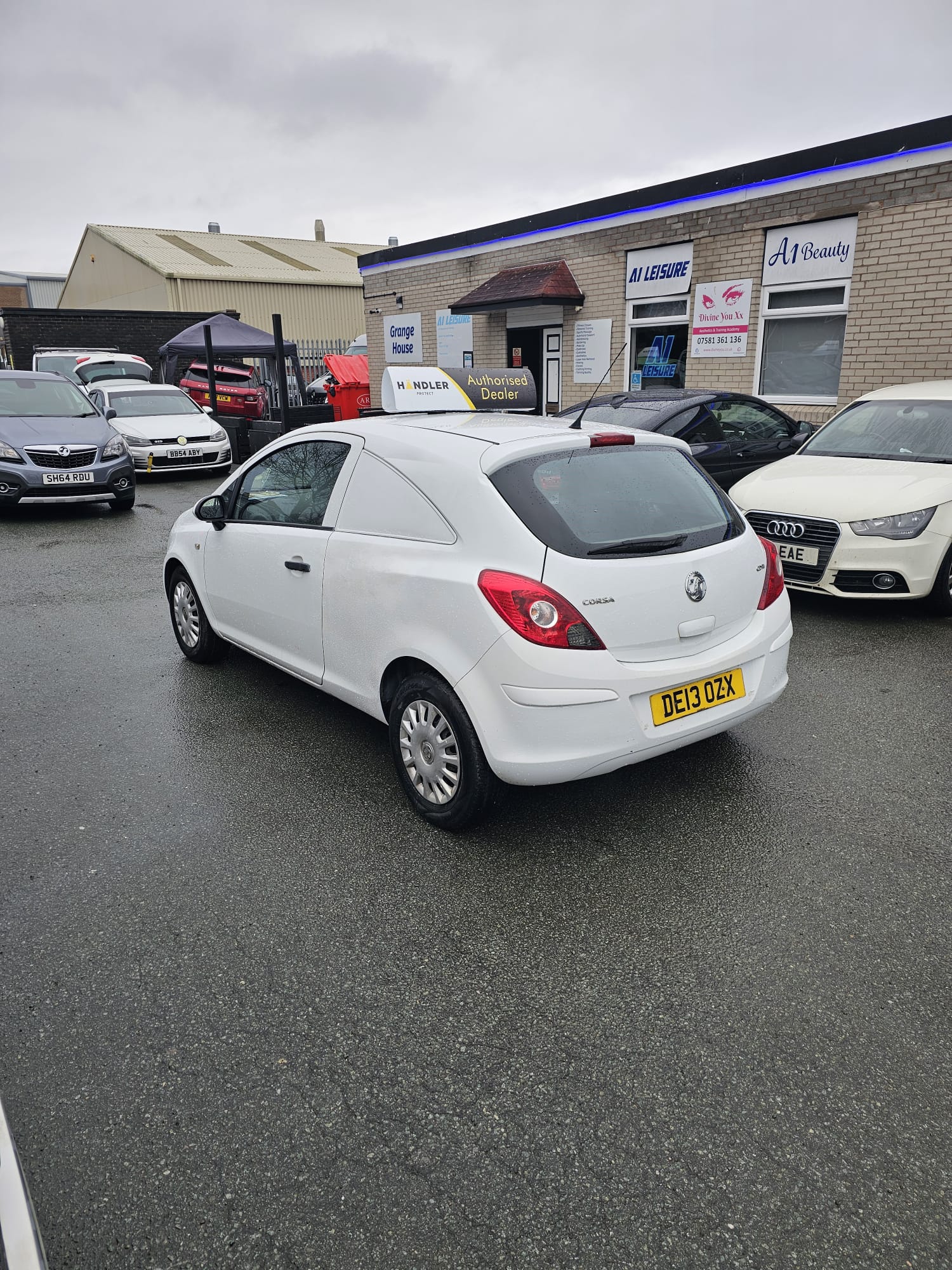 
								2013 Vauxhall Corsa Van full									