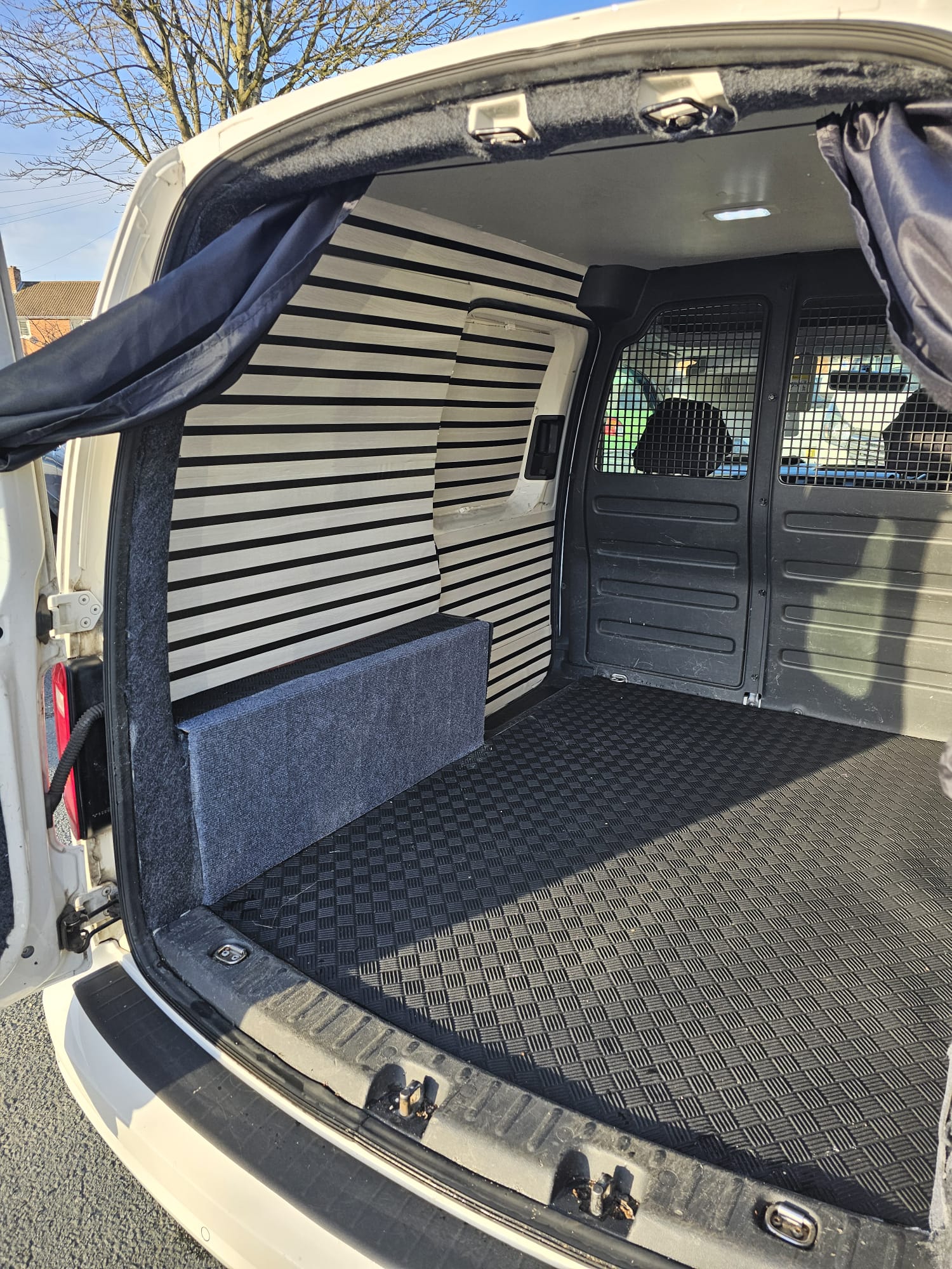 
								2019 Volkswagen Caddy full									