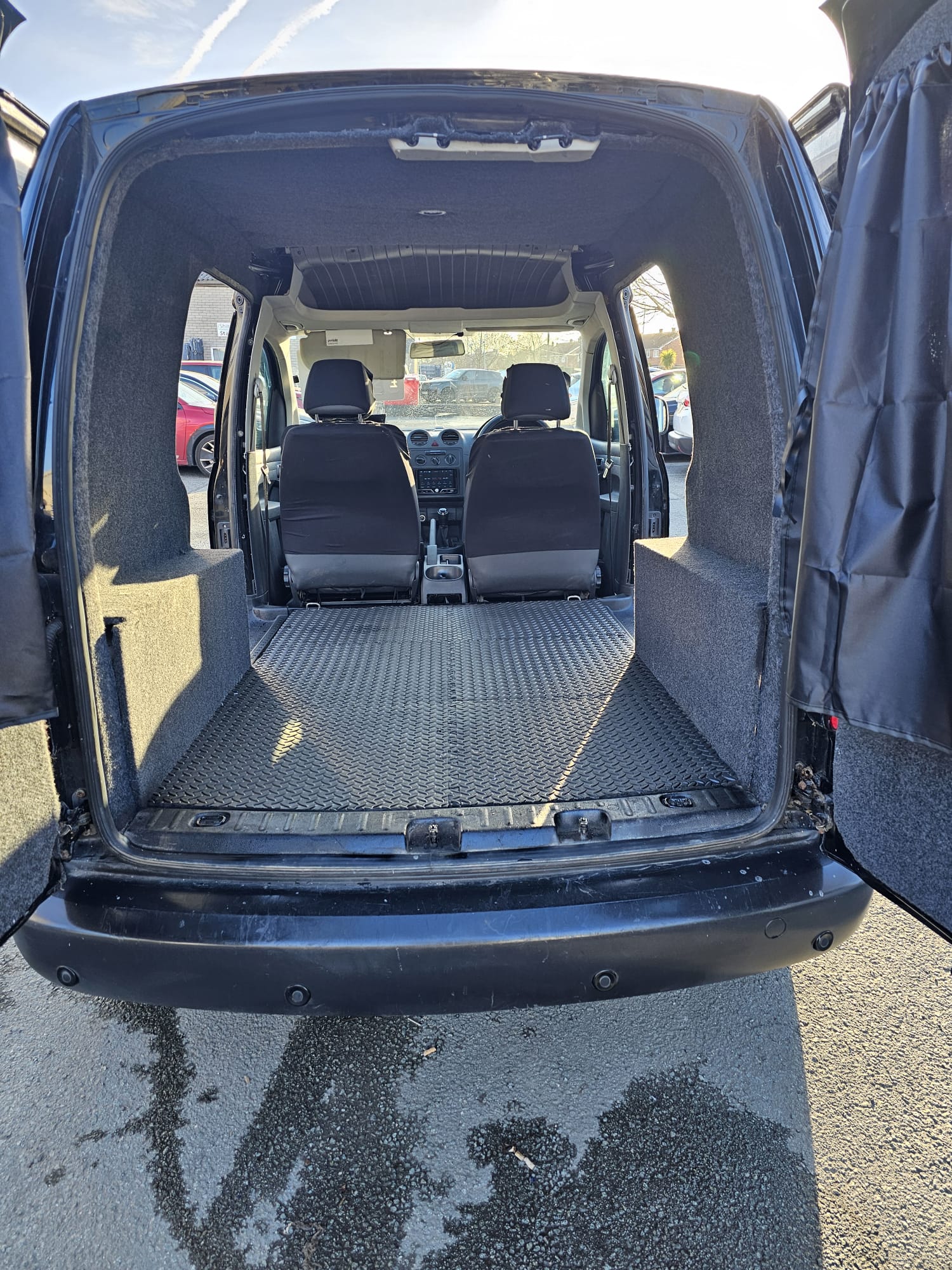 
								2012 Volkswagen Caddy full									