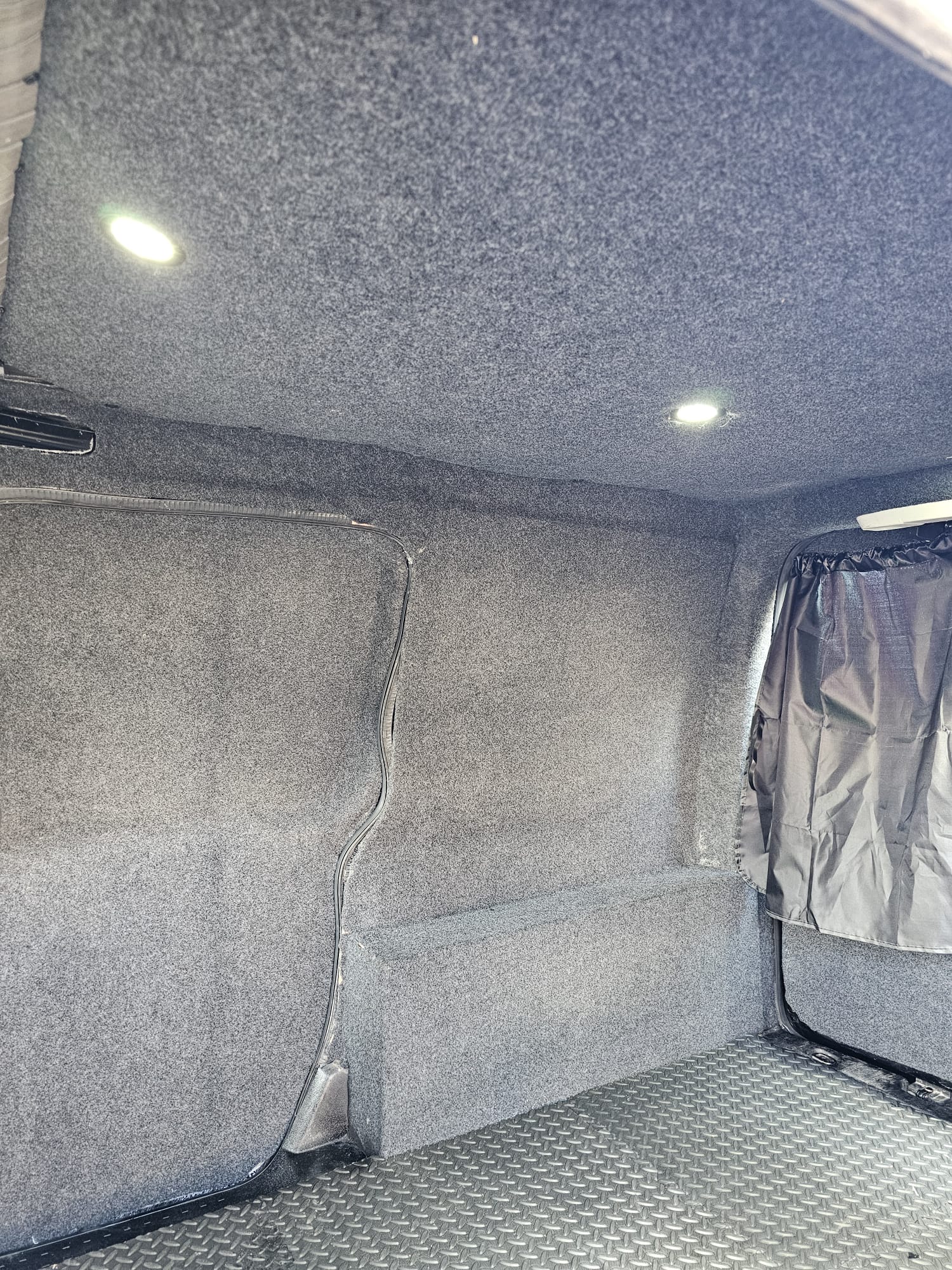 
								2012 Volkswagen Caddy full									