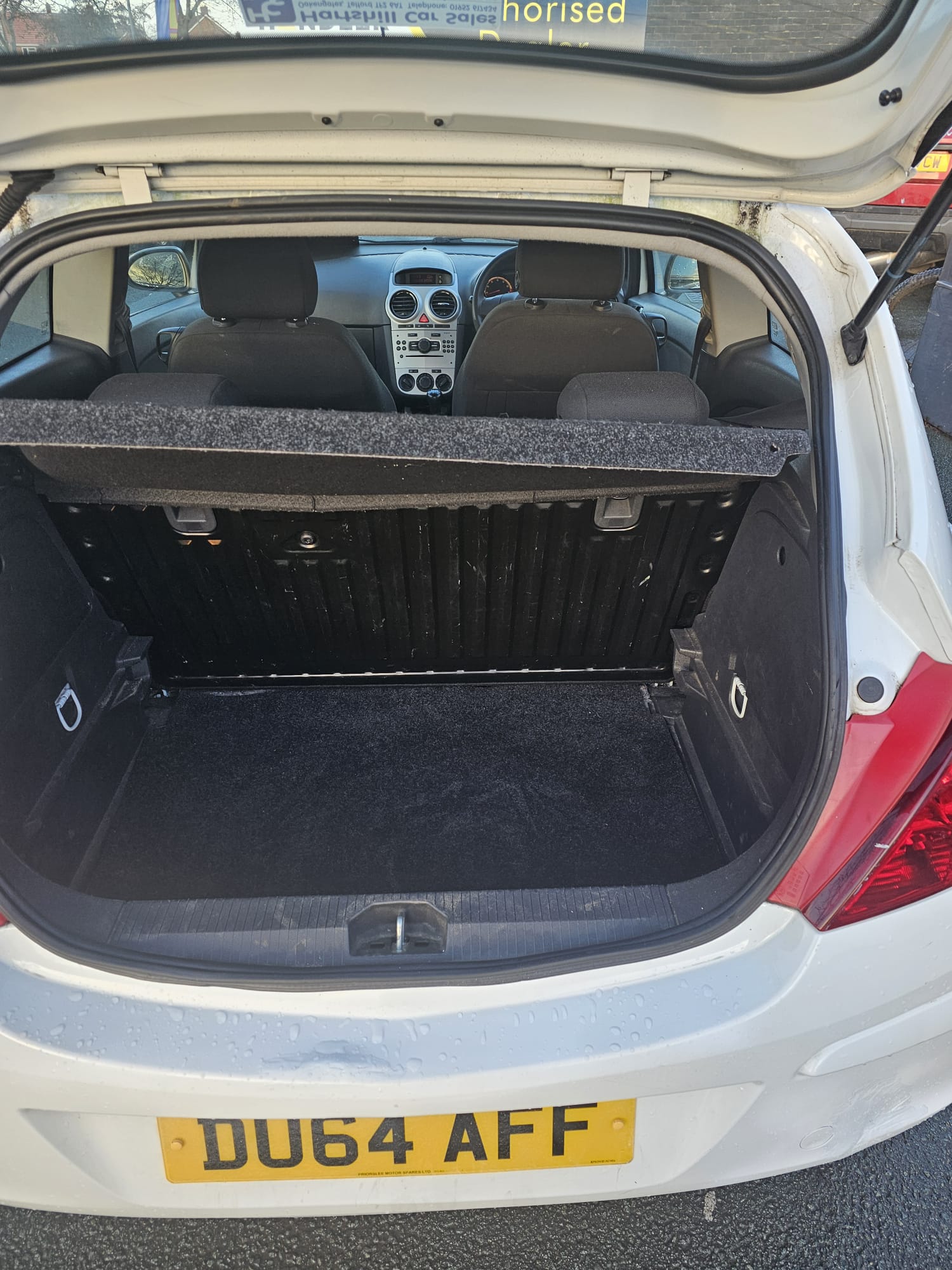 
								2014 Vauxhall Corsa full									