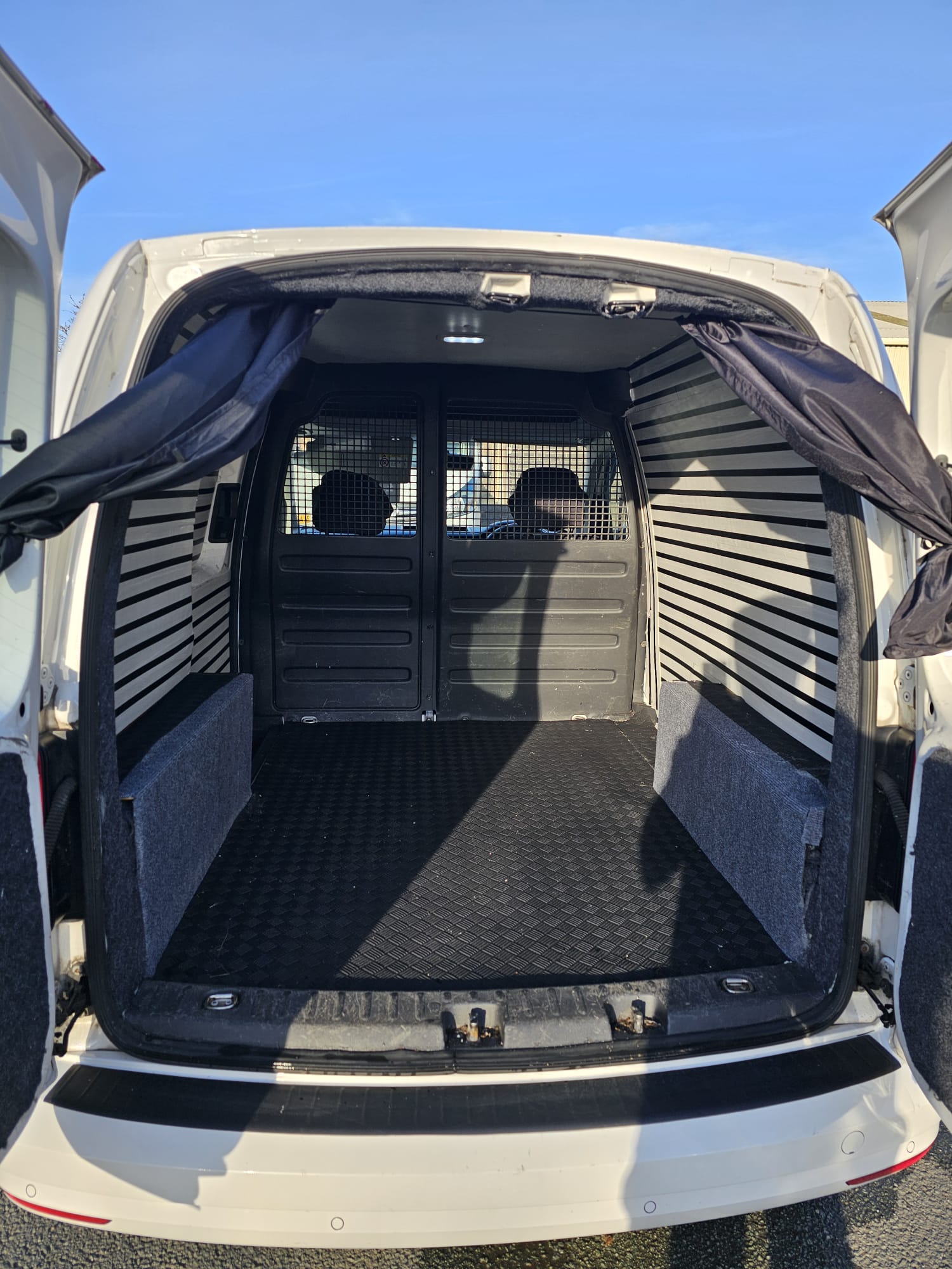 
								2019 Volkswagen Caddy full									