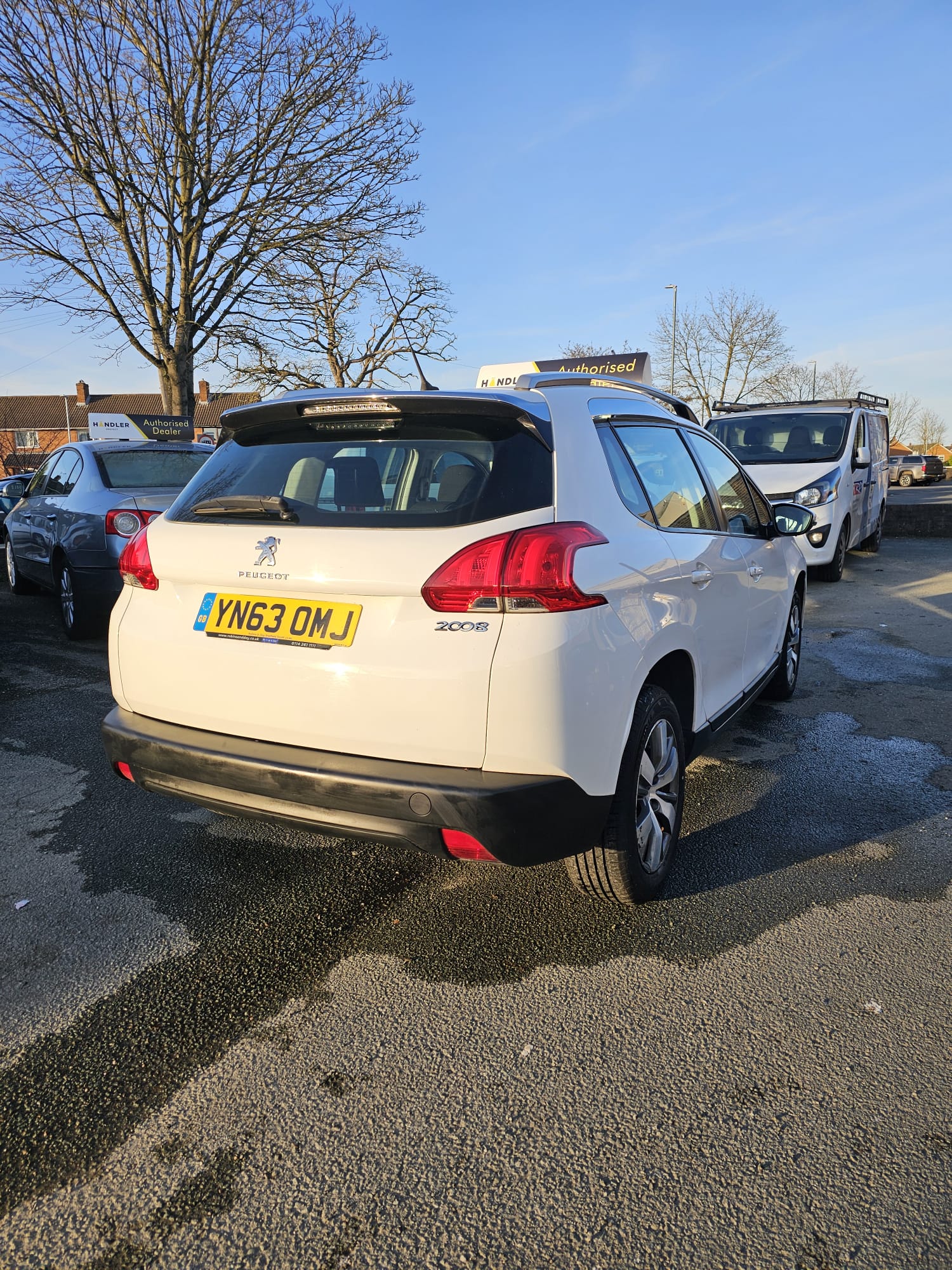 
								2013 Peugeot 2008 full									