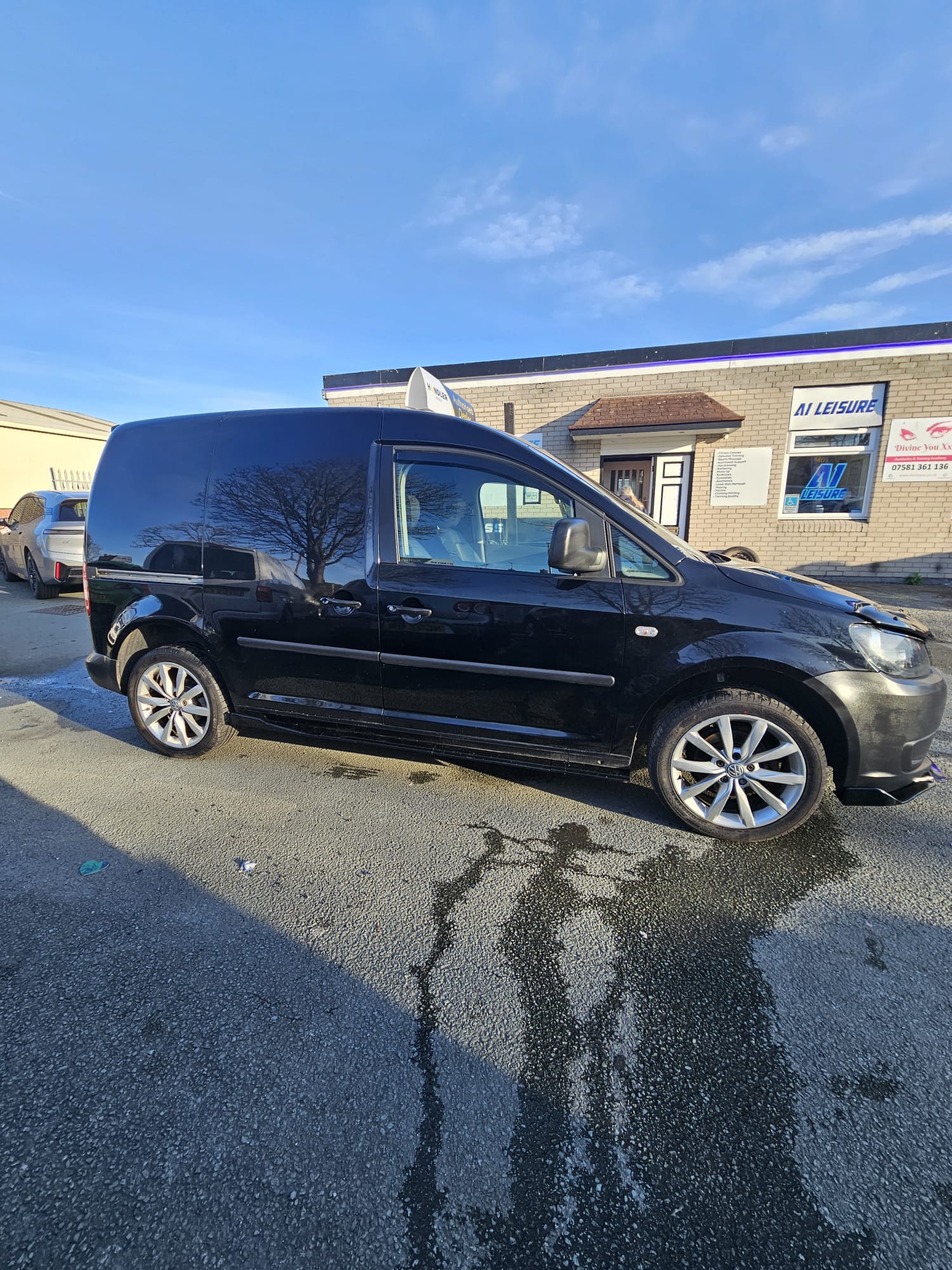 
								2012 Volkswagen Caddy full									
