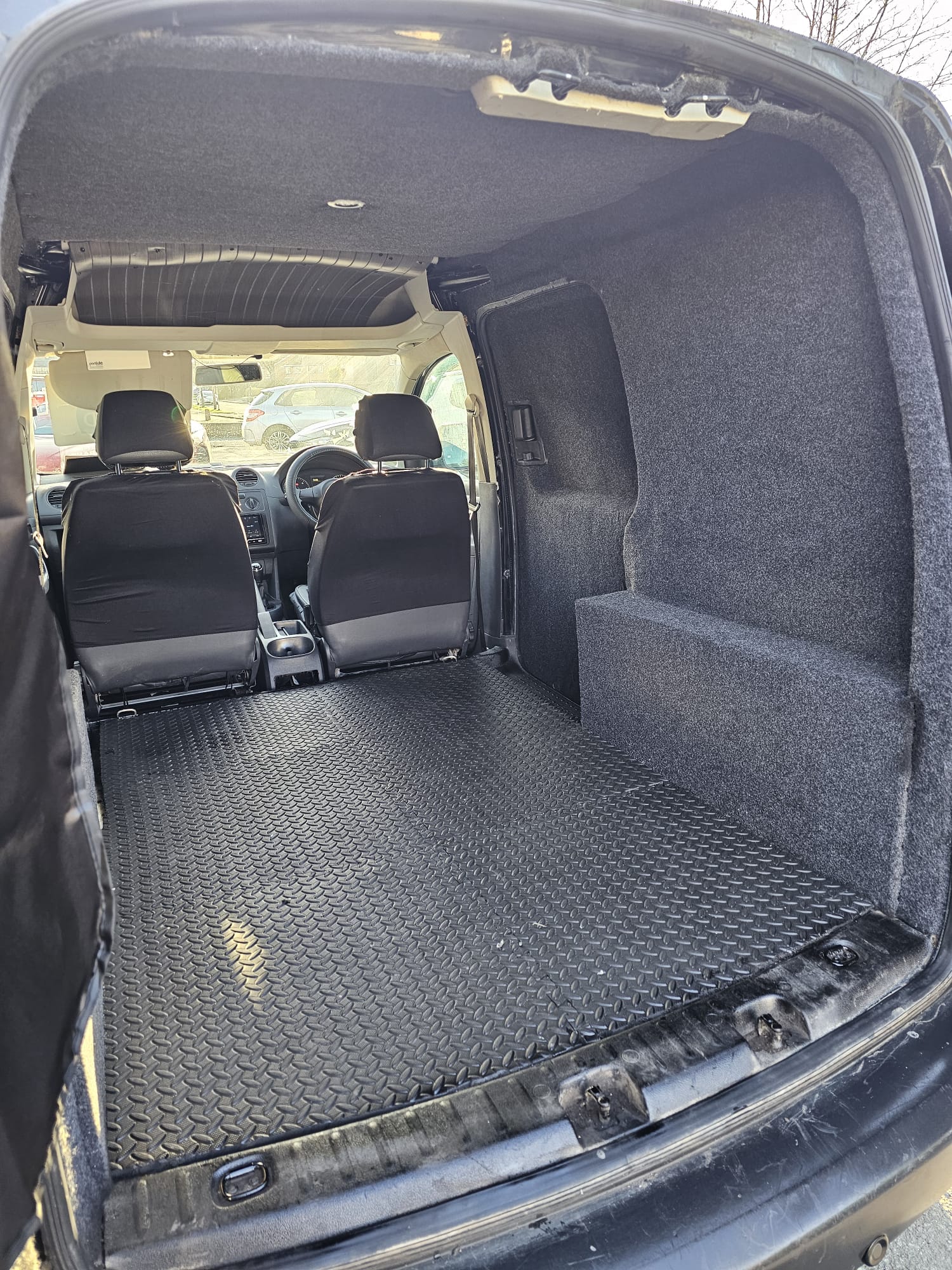 
								2012 Volkswagen Caddy full									