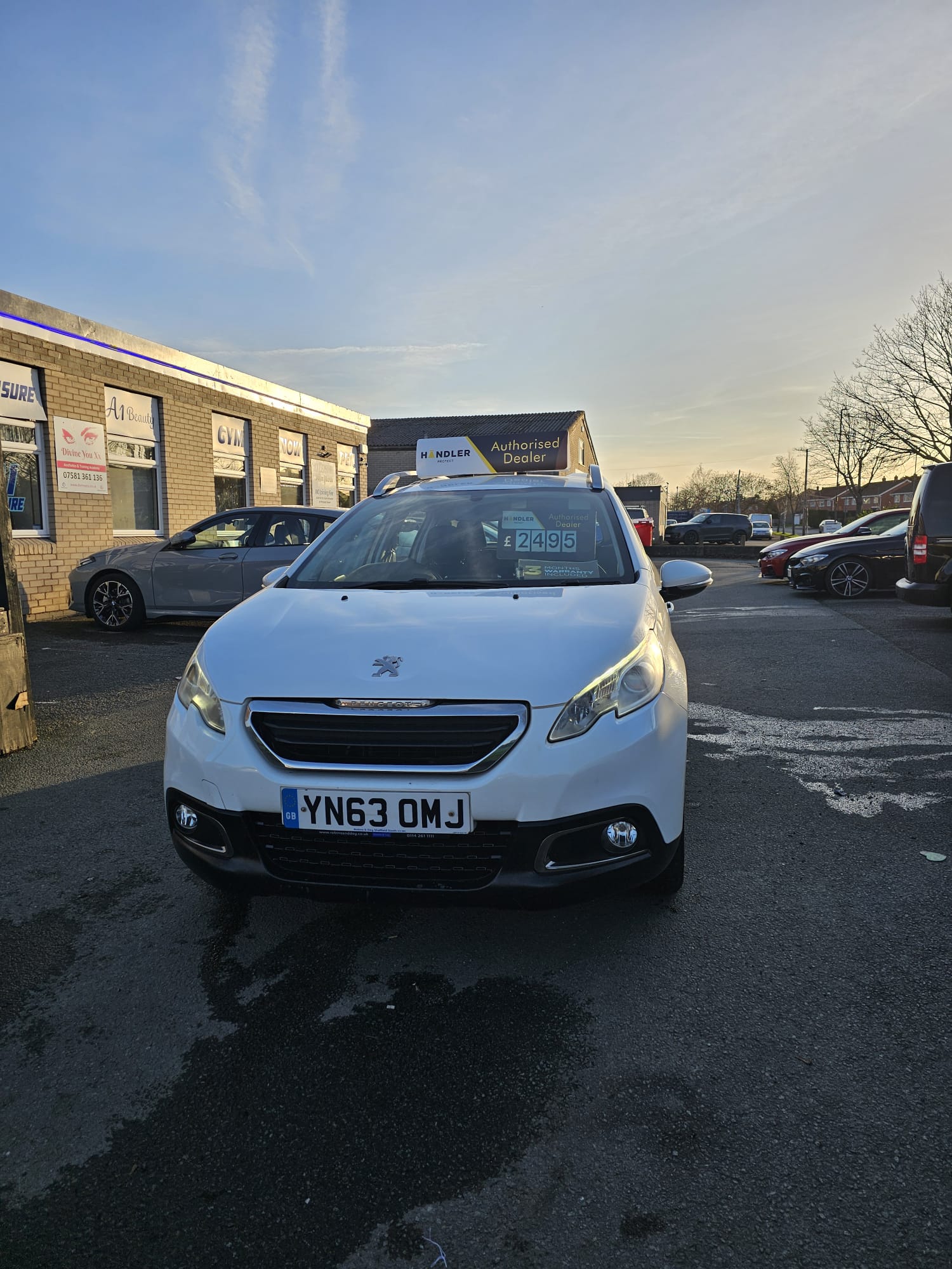 
								2013 Peugeot 2008 full									