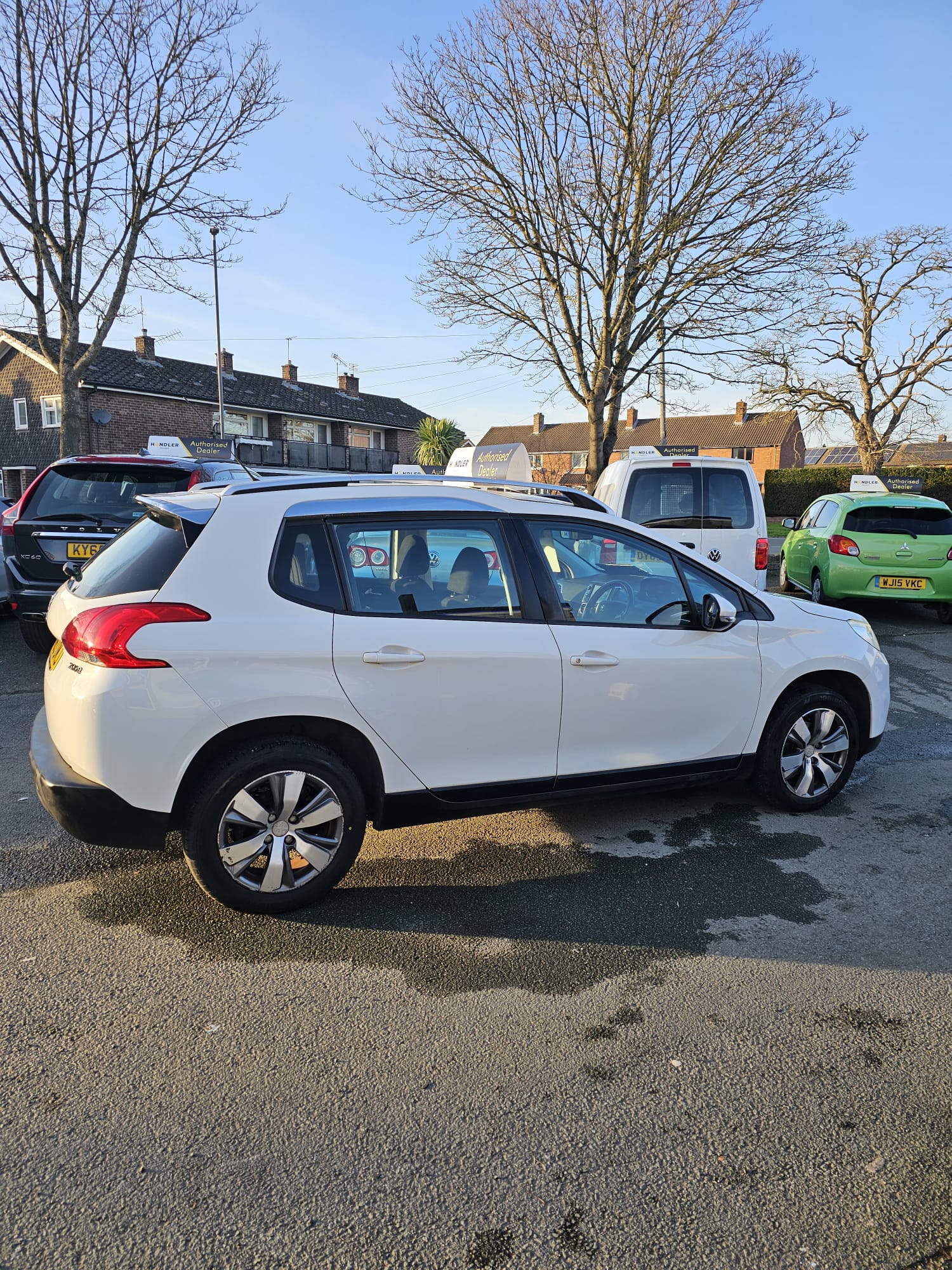 
								2013 Peugeot 2008 full									