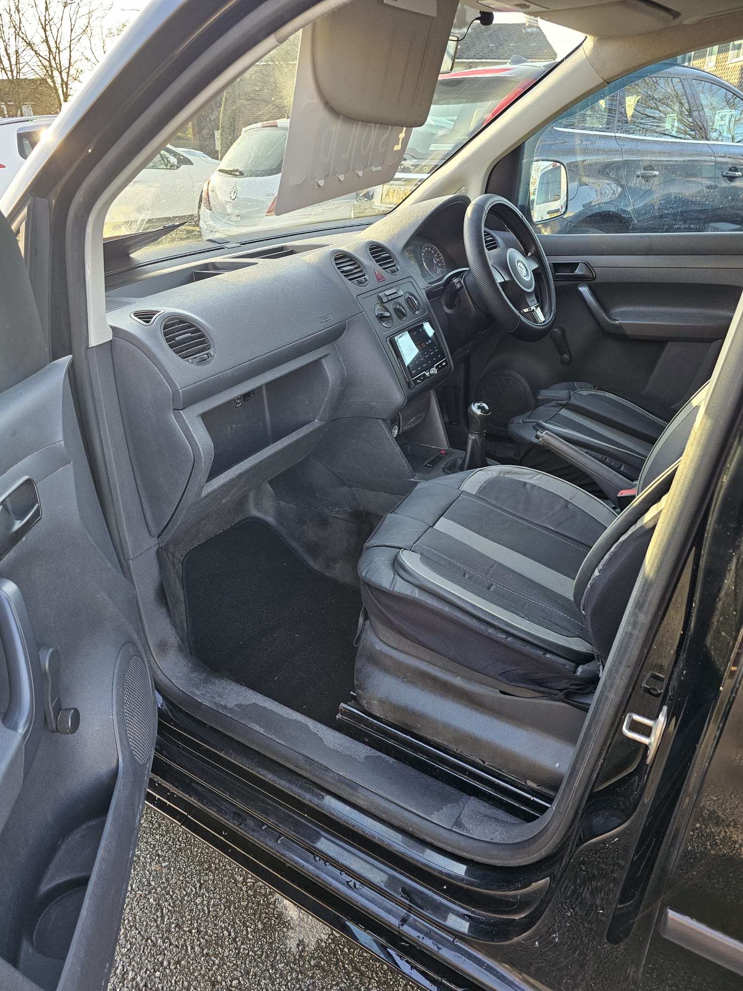 
								2012 Volkswagen Caddy full									