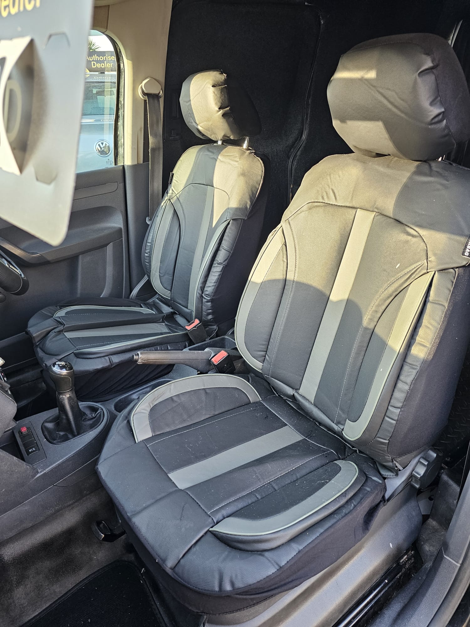 
								2012 Volkswagen Caddy full									