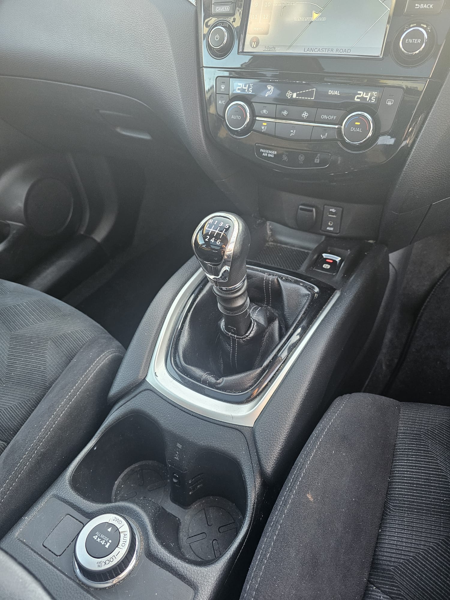 
								2015 Nissan X Trail full									